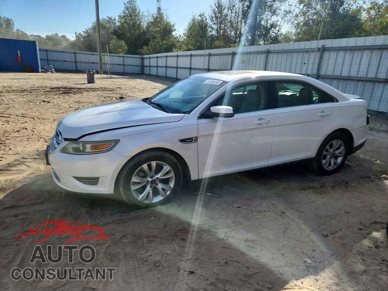FORD TAURUS 2011 - 1FAHP2EW2BG162932
