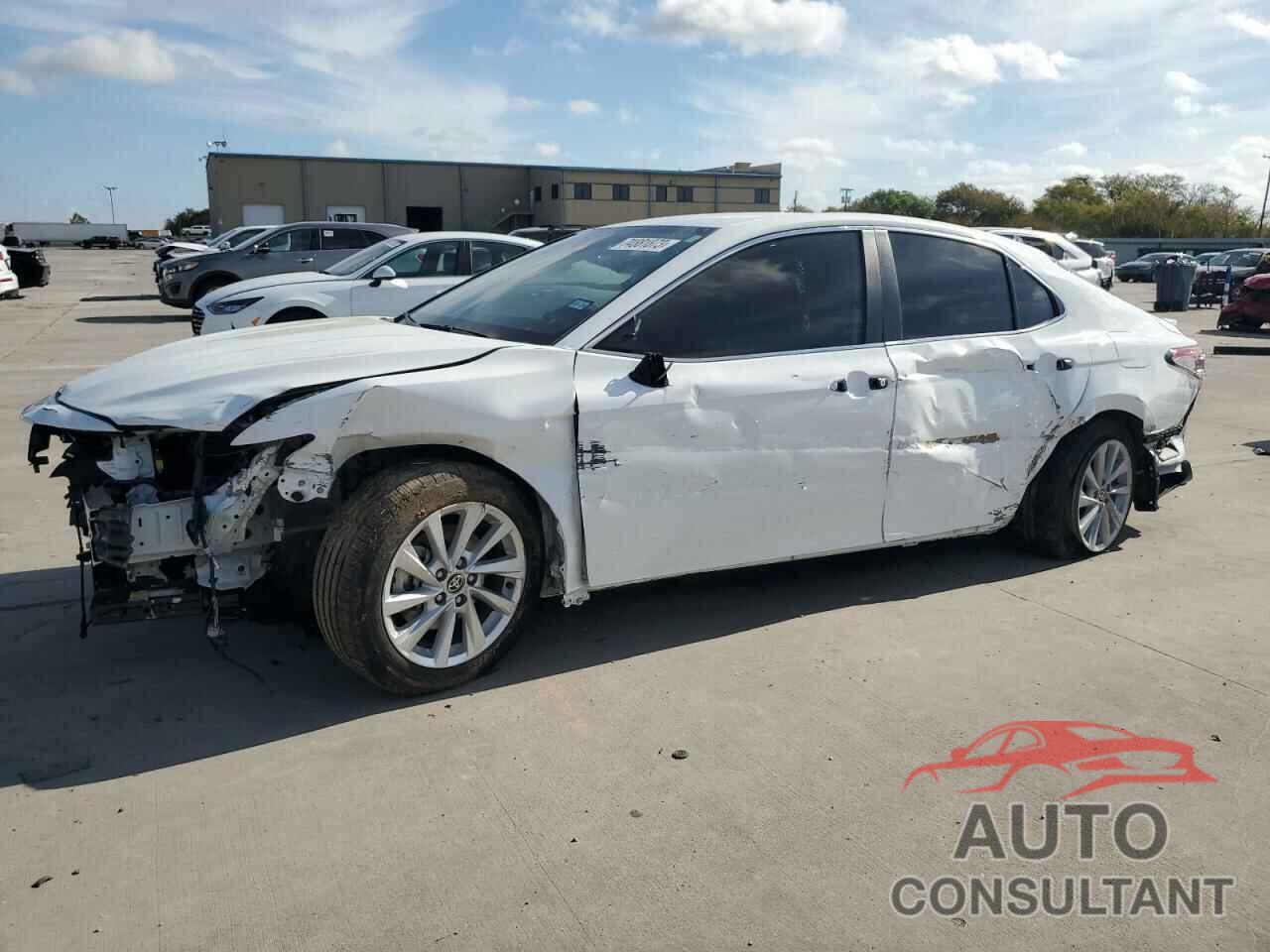 TOYOTA CAMRY 2022 - 4T1C11AK1NU698615