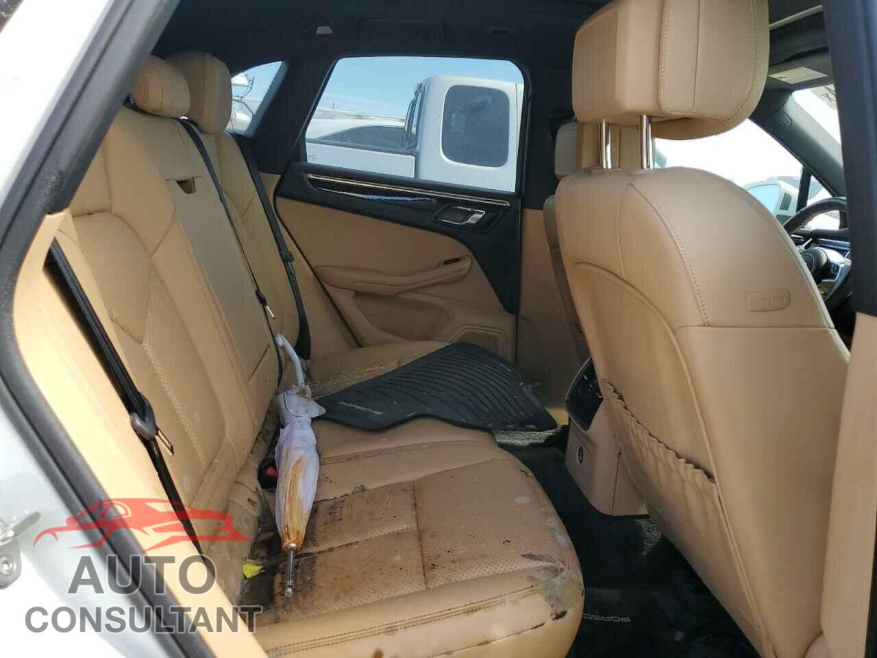PORSCHE MACAN 2018 - WP1AA2A53JLB04584