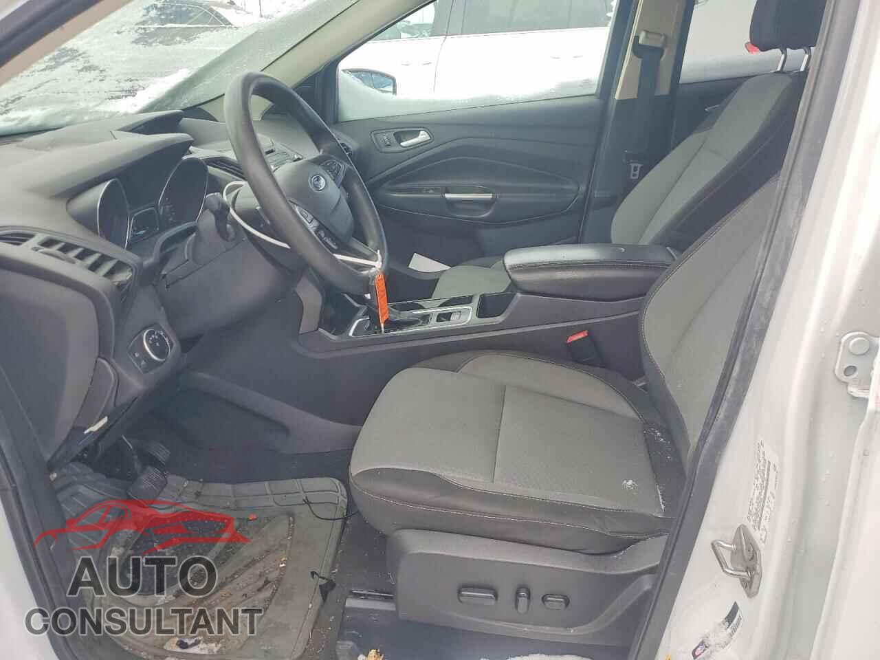 FORD ESCAPE 2017 - 1FMCU9GD1HUB45692