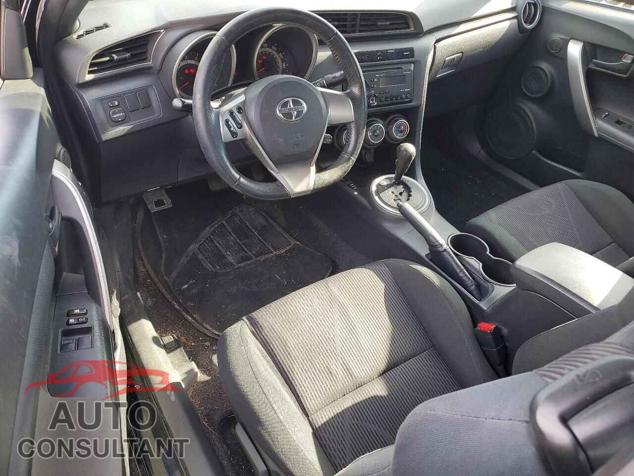 TOYOTA SCION 2012 - JTKJF5C72C3039936