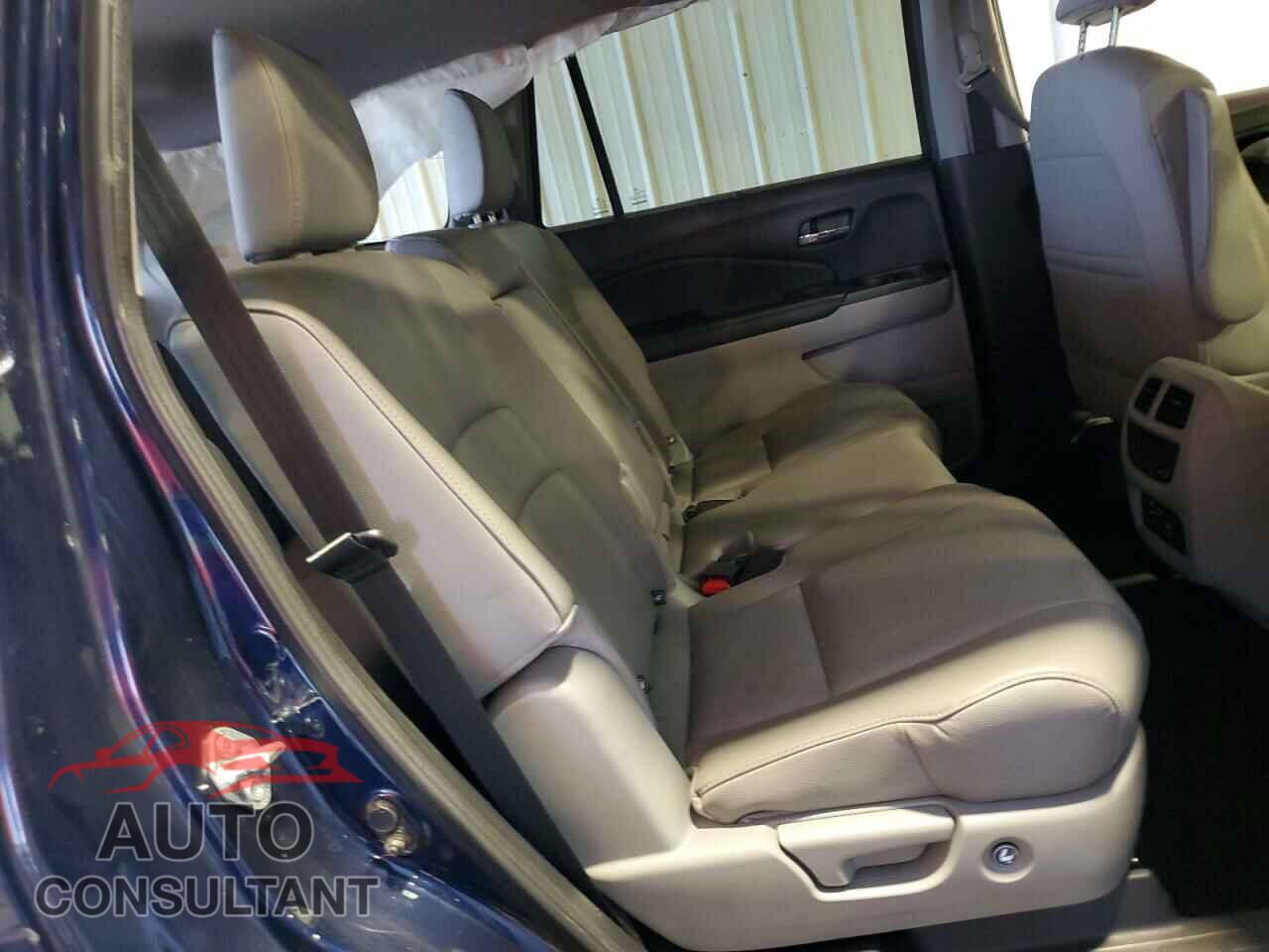 HONDA PILOT 2017 - 5FNYF6H95HB069237