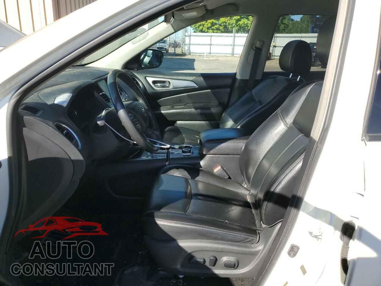 NISSAN PATHFINDER 2017 - 5N1DR2MM8HC643699