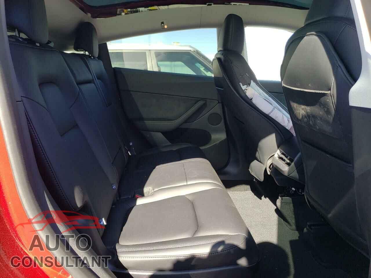 TESLA MODEL Y 2024 - 7SAYGAEE9RF198765