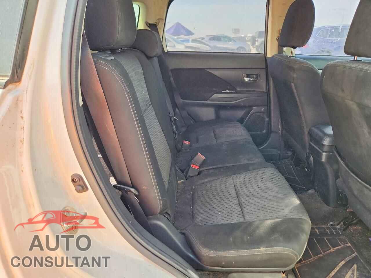 MITSUBISHI OUTLANDER 2015 - JA4AD2A31FZ008698