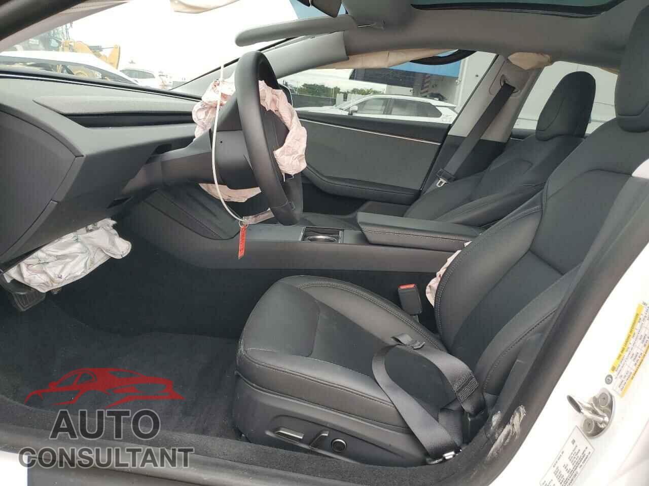 TESLA MODEL 3 2024 - 5YJ3E1EA3RF728612