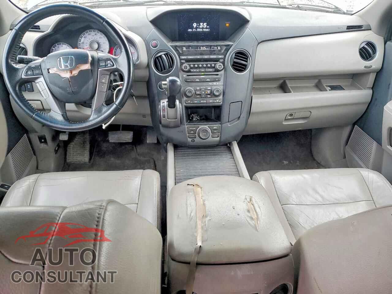 HONDA PILOT 2012 - 5FNYF4H9XCB051300