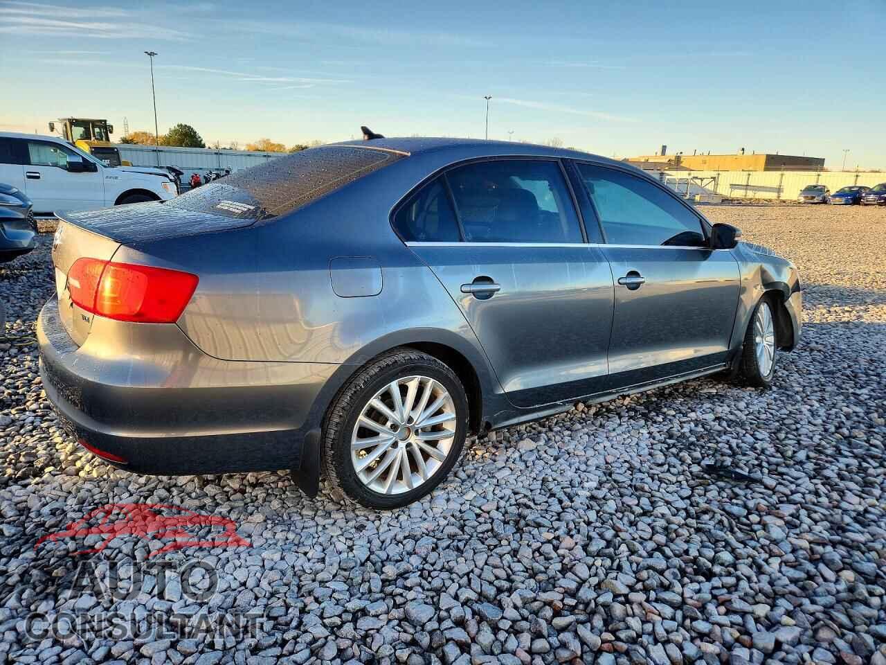VOLKSWAGEN JETTA 2013 - 3VWLL7AJXDM205846