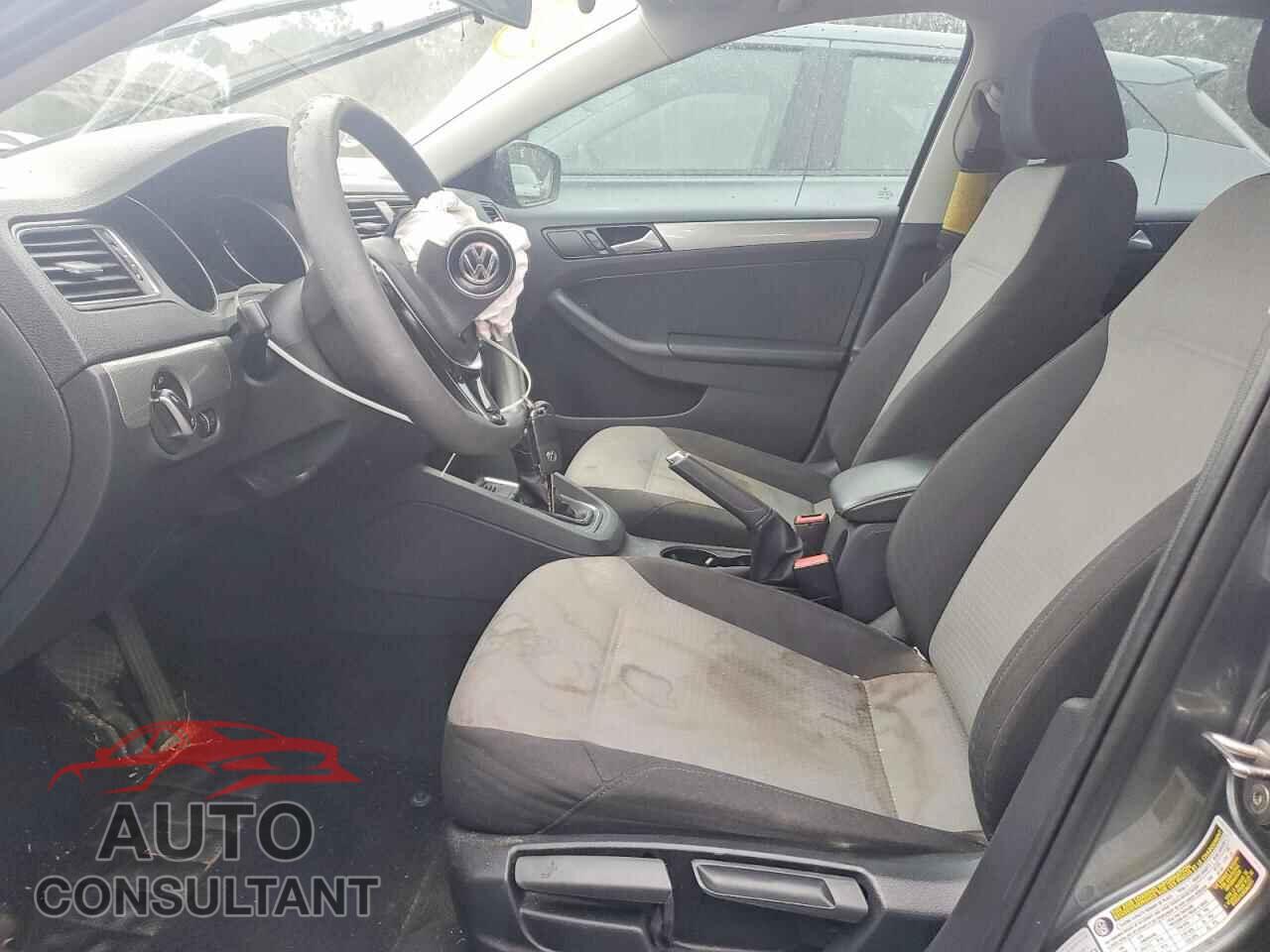VOLKSWAGEN JETTA 2017 - 3VW2B7AJ0HM273545