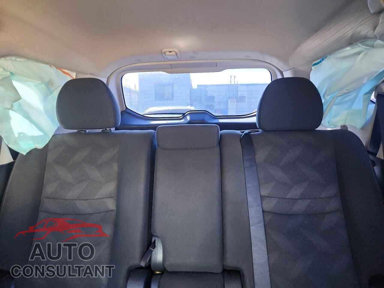 NISSAN ROGUE 2016 - KNMAT2MT4GP651225