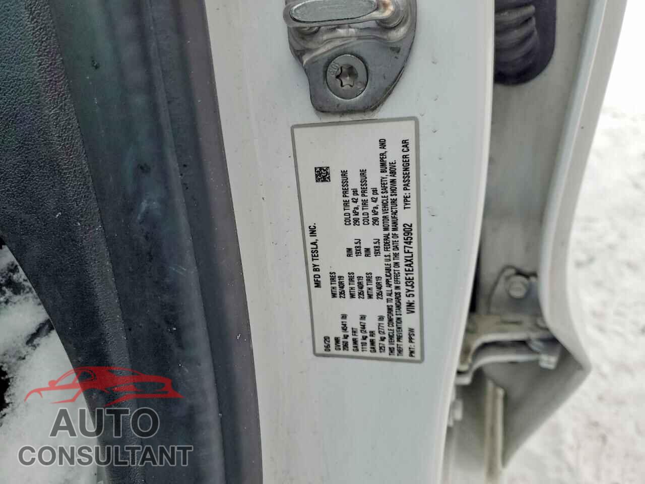 TESLA MODEL 3 2020 - 5YJ3E1EAXLF745902