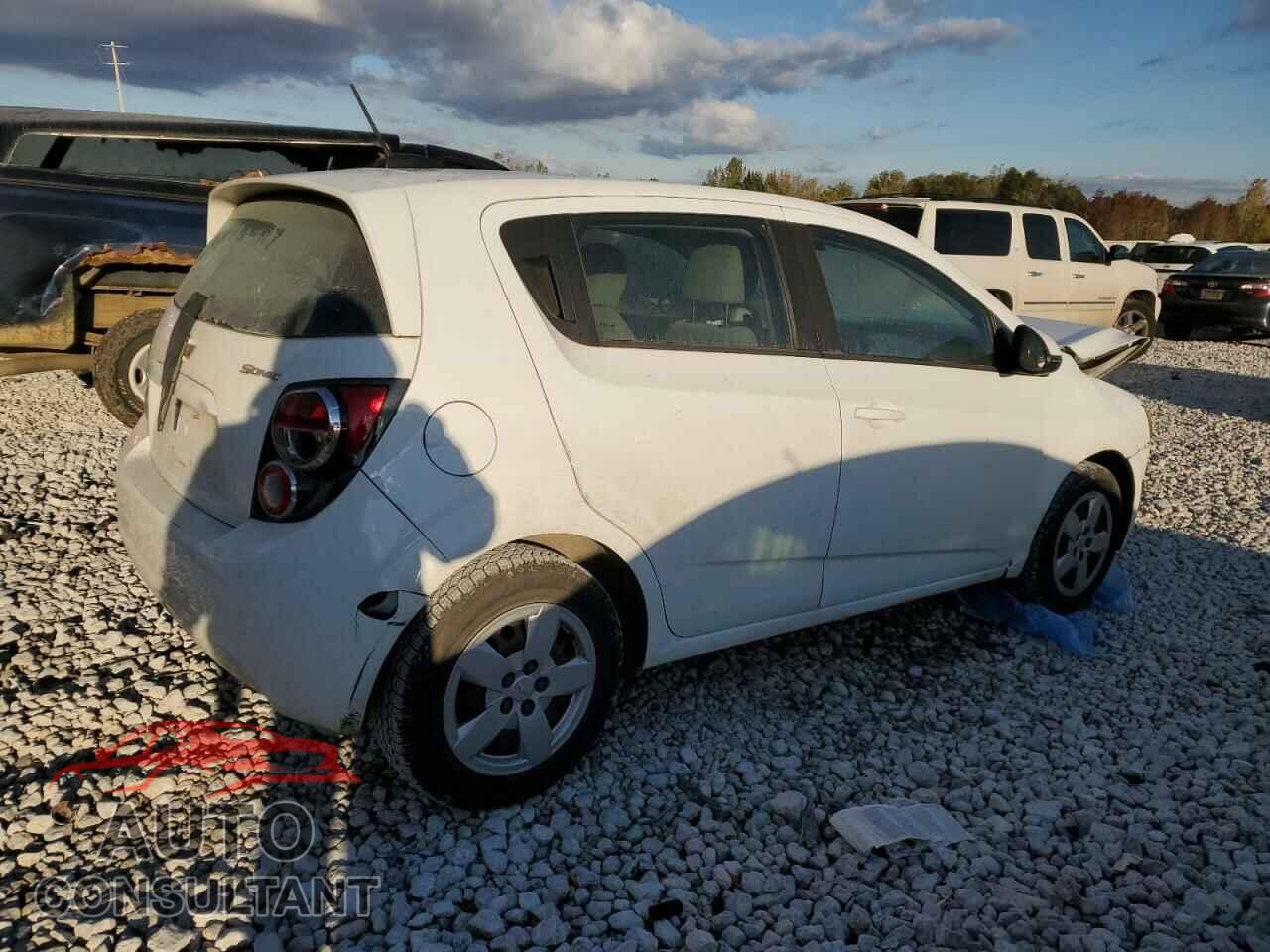 CHEVROLET SONIC 2016 - 1G1JA6SH0G4166456