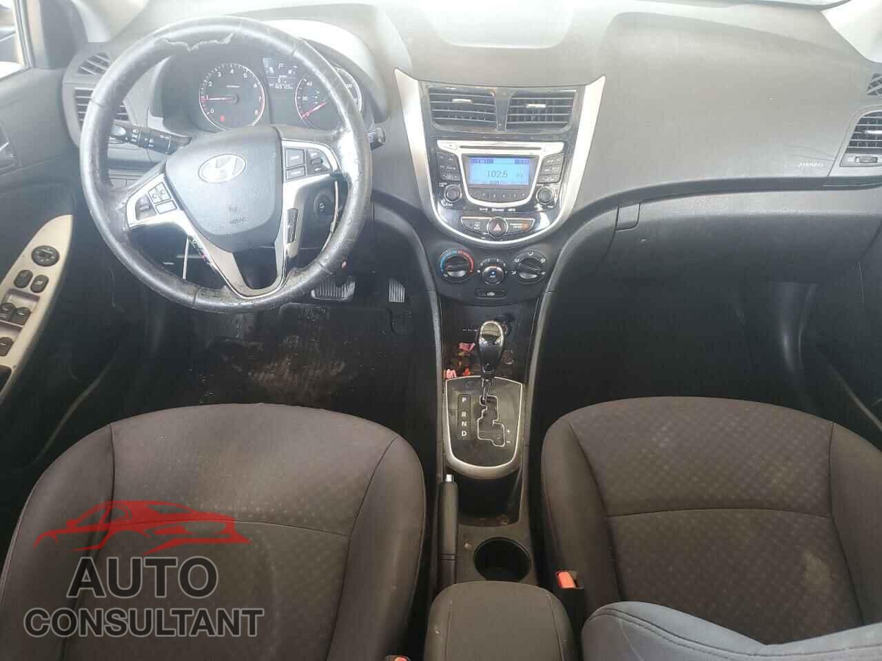 HYUNDAI ACCENT 2013 - KMHCU5AE7DU104424