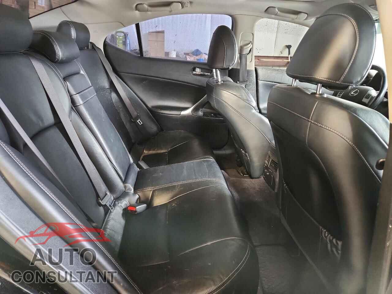LEXUS IS 2012 - JTHCF5C20C5058153