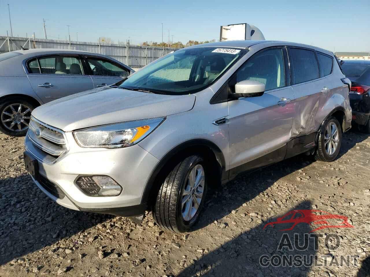 FORD ESCAPE 2017 - 1FMCU9GD5HUE24403
