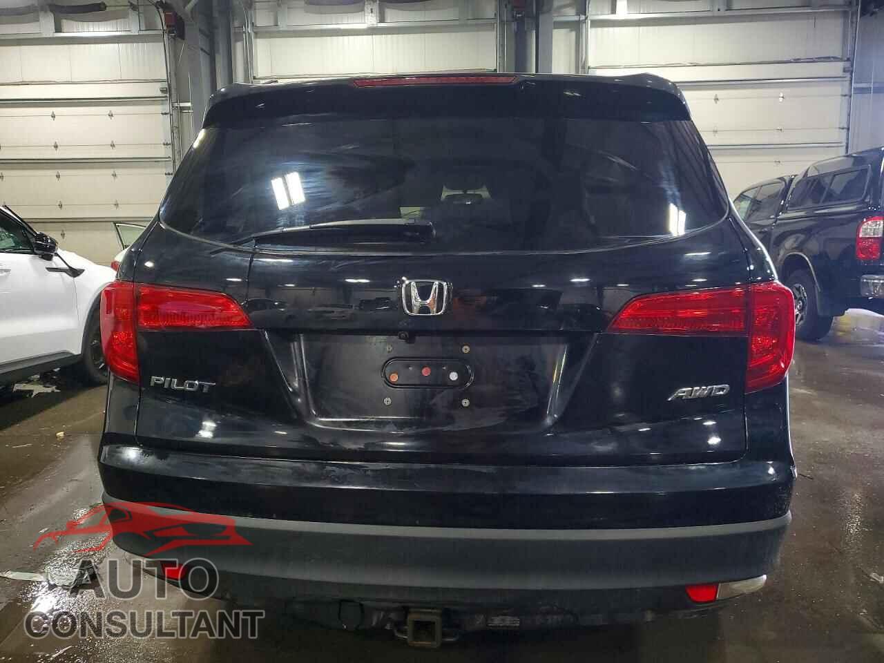 HONDA PILOT 2018 - 5FNYF6H56JB017263