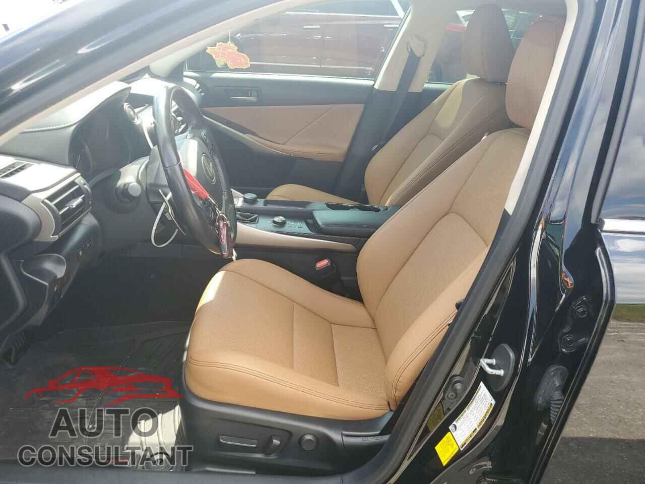 LEXUS IS 2020 - JTHAA1D29L5101837