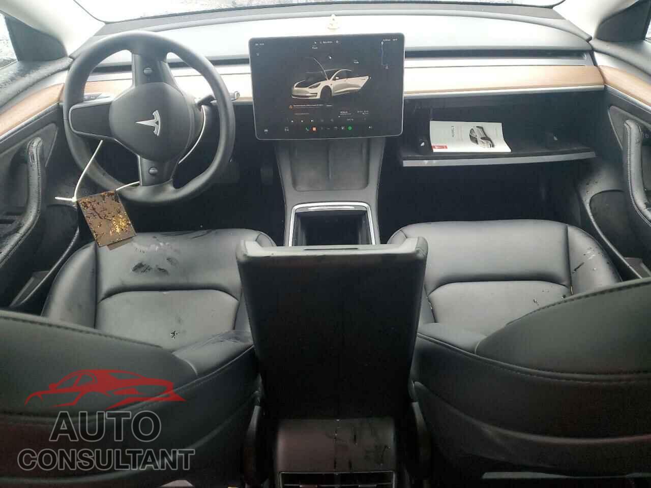 TESLA MODEL 3 2022 - 5YJ3E1EA8NF372684