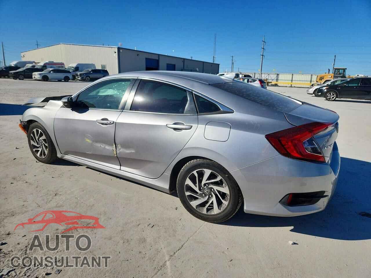 HONDA CIVIC 2018 - 2HGFC2F79JH571552