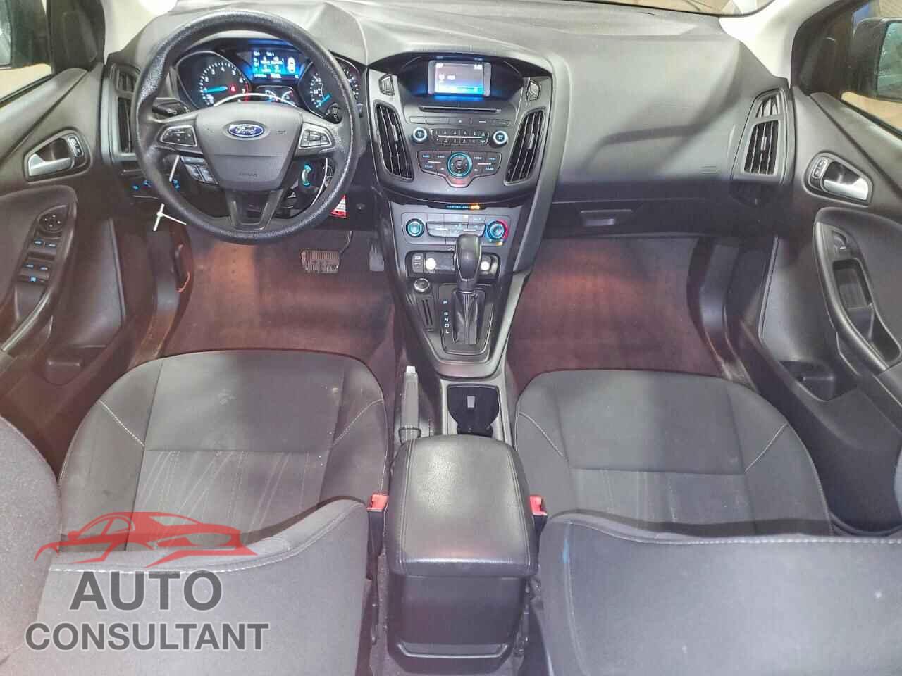 FORD FOCUS 2017 - 1FADP3F20HL217037