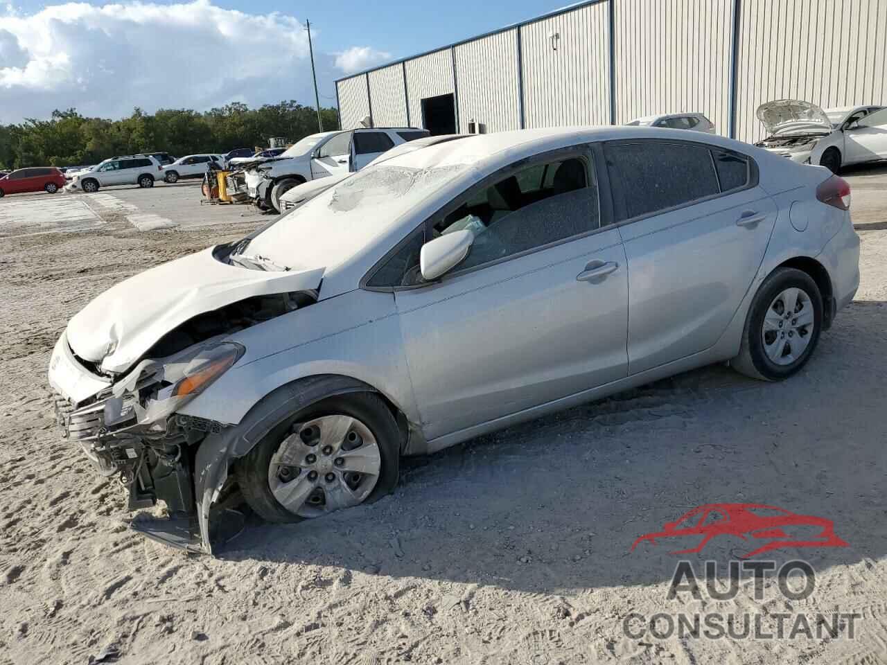 KIA FORTE 2018 - 3KPFL4A78JE247120