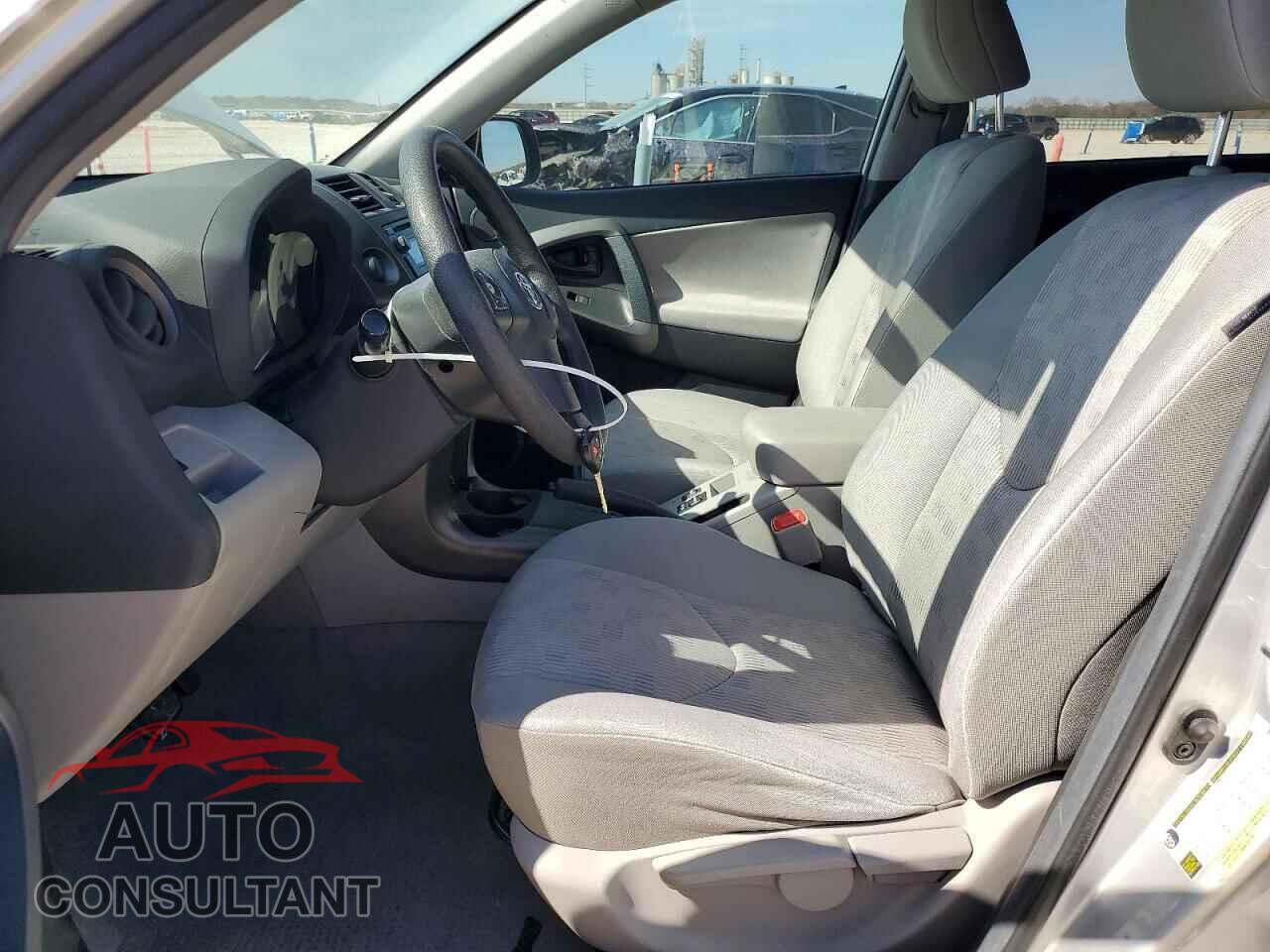 TOYOTA RAV4 2012 - 2T3ZF4DV4CW118071