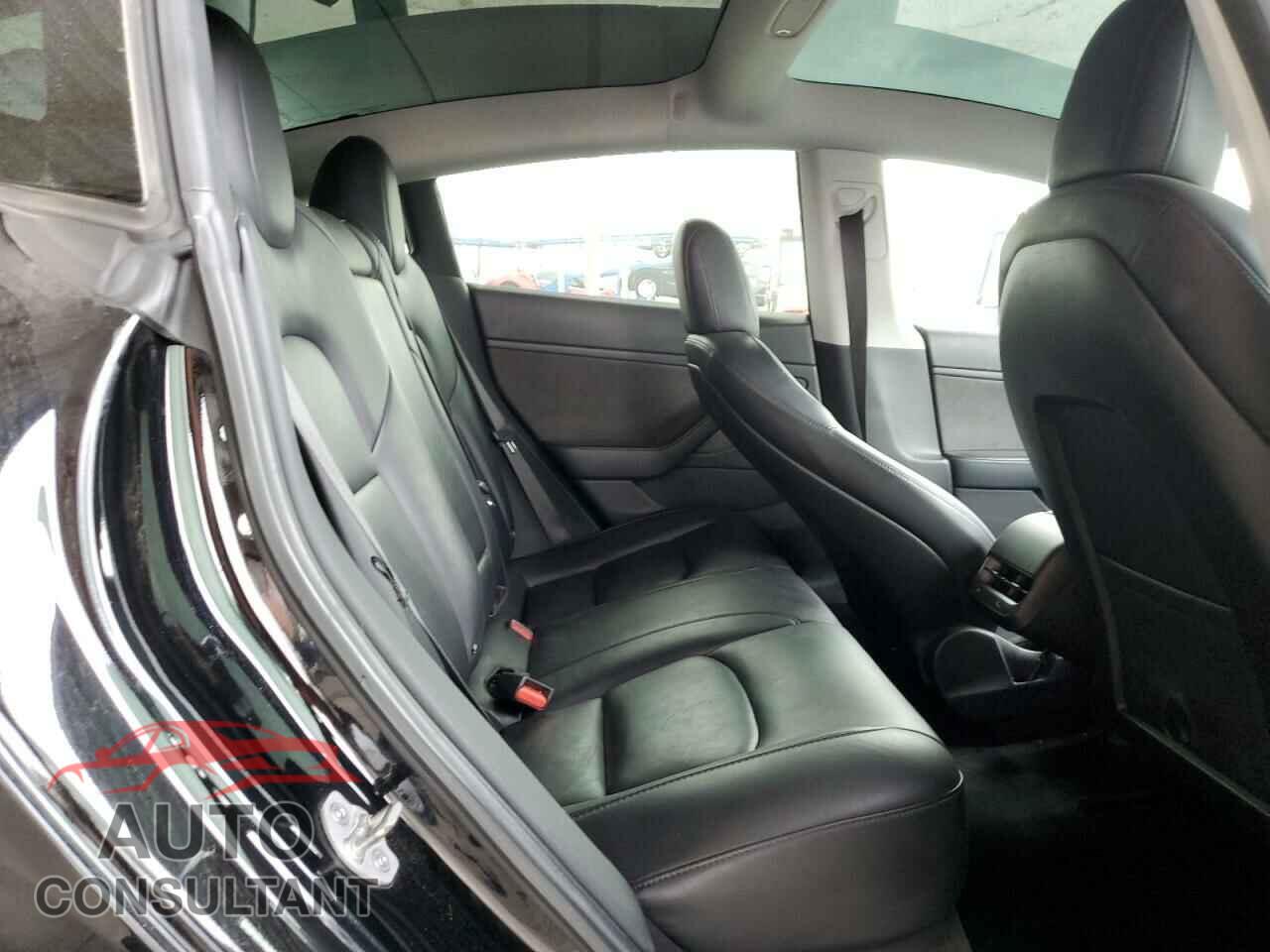 TESLA MODEL 3 2018 - 5YJ3E1EAXJF172237