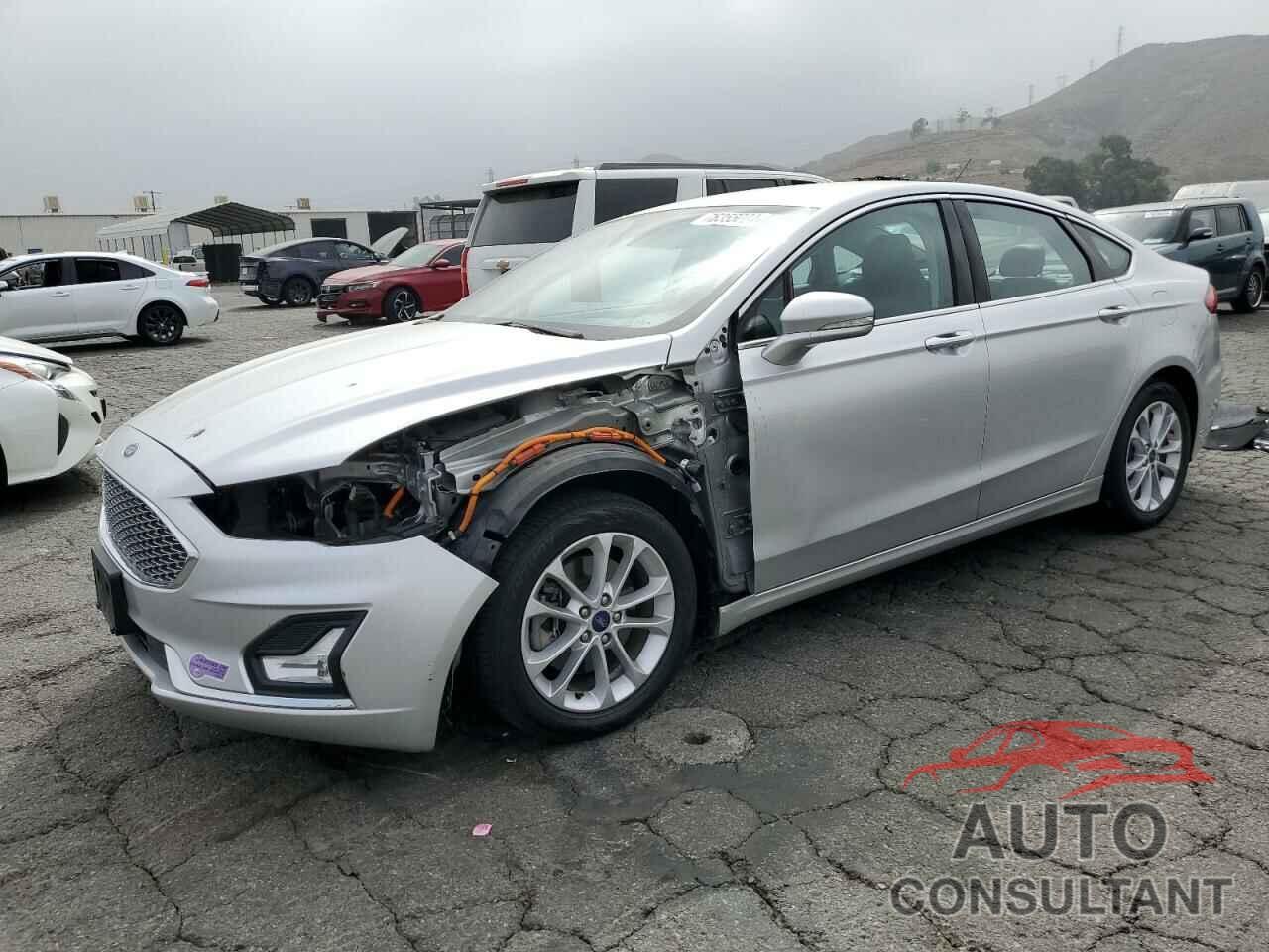 FORD FUSION 2019 - 3FA6P0SU3KR251660