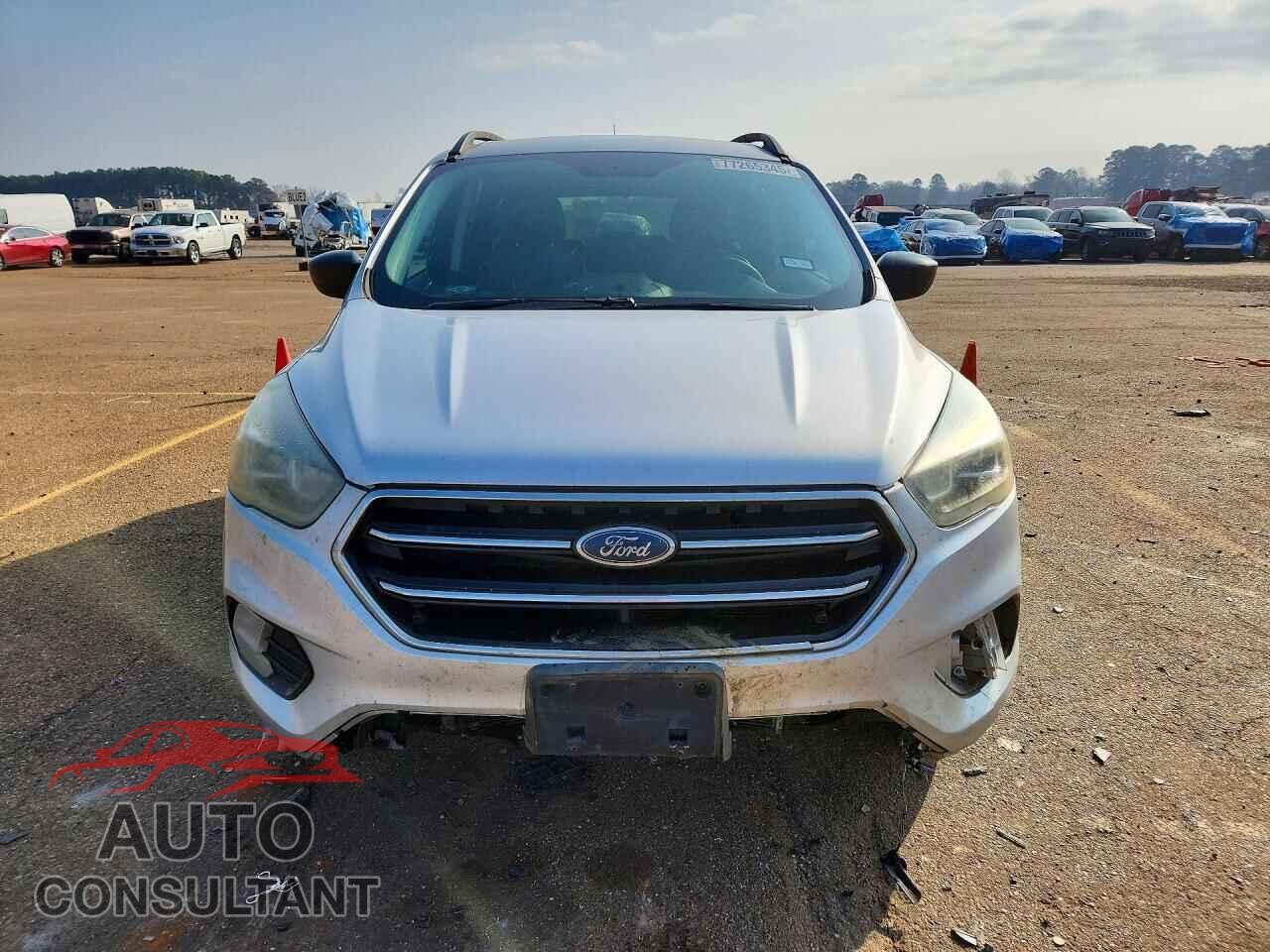 FORD ESCAPE 2017 - 1FMCU0GD4HUC00616