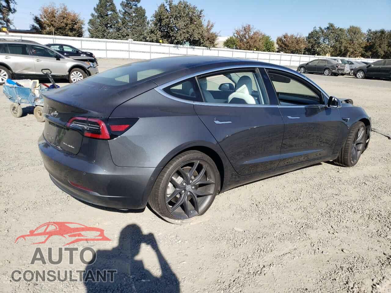 TESLA MODEL 3 2018 - 5YJ3E1EB7JF100422