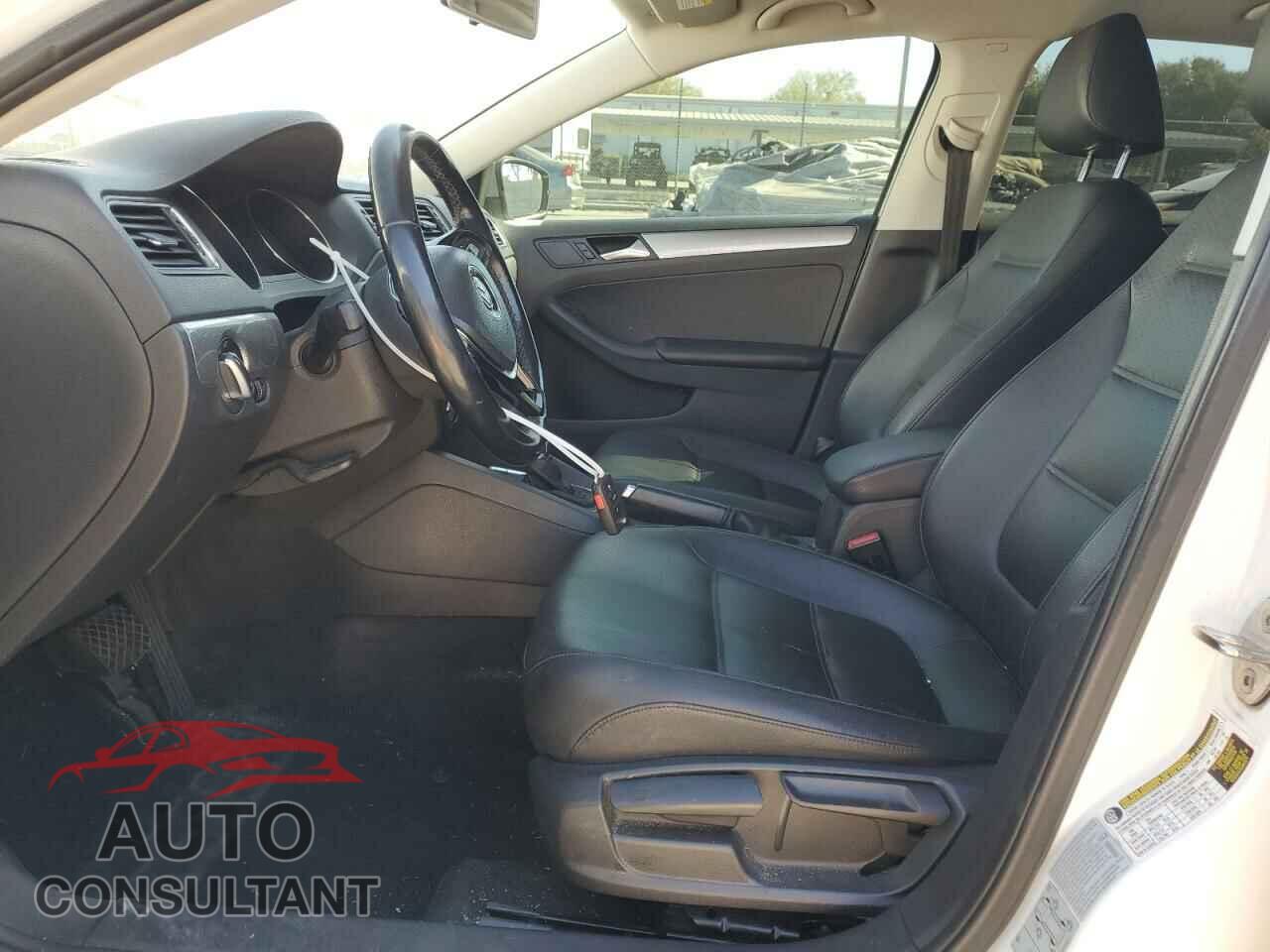 VOLKSWAGEN JETTA 2017 - 3VWDB7AJ6HM258444