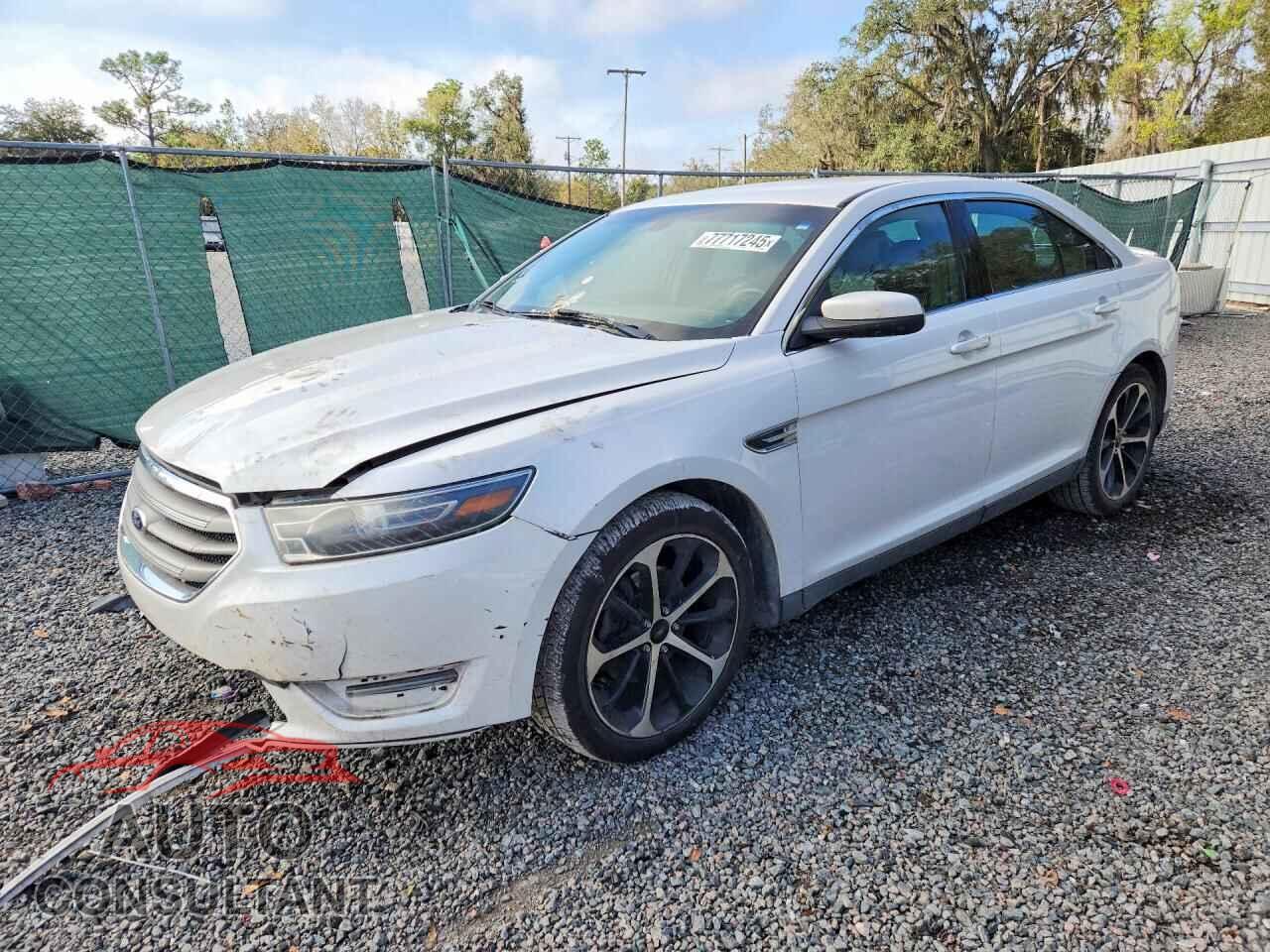 FORD TAURUS 2015 - 1FAHP2E82FG100230