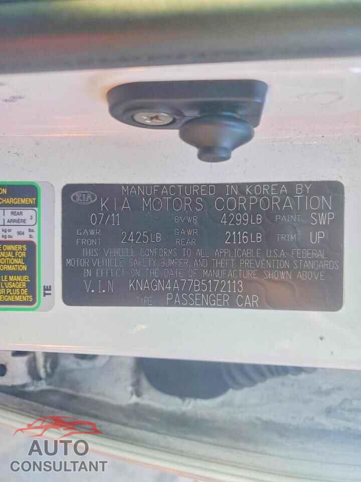 KIA OPTIMA 2011 - KNAGN4A77B5172113