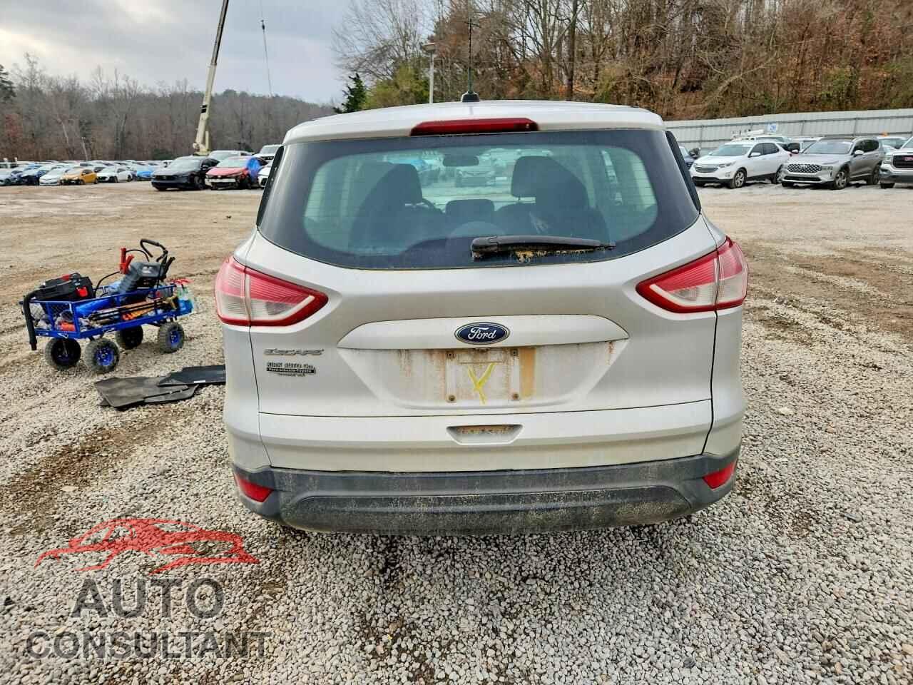 FORD ESCAPE 2016 - 1FMCU0F77GUC73571