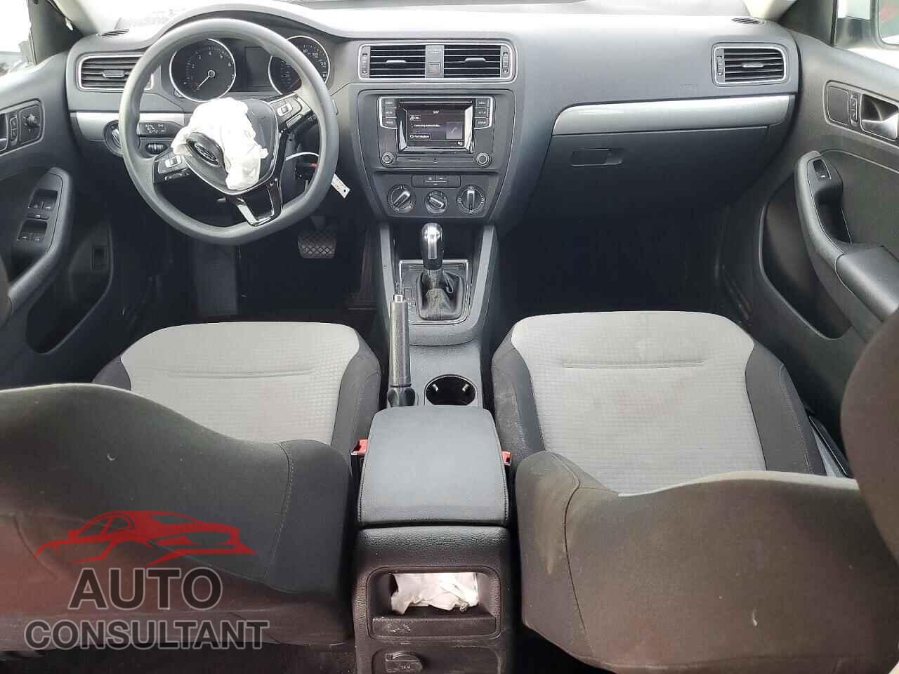 VOLKSWAGEN JETTA 2017 - 3VW2B7AJ7HM345065