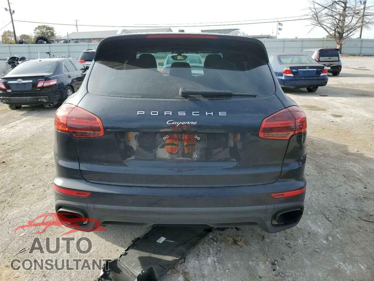 PORSCHE CAYENNE 2016 - WP1AA2A21GKA15553