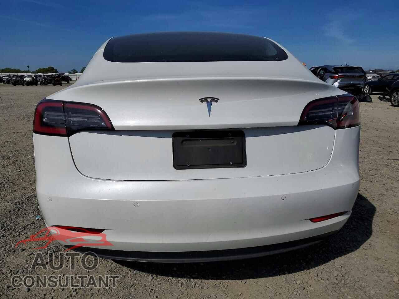 TESLA MODEL 3 2019 - 5YJ3E1EA0KF484374