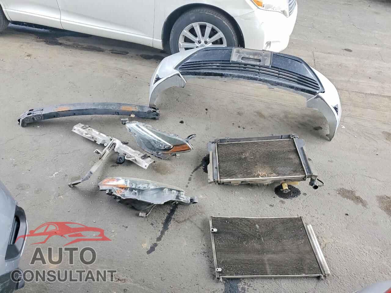 TOYOTA COROLLA 2017 - 5YFBURHEXHP681948