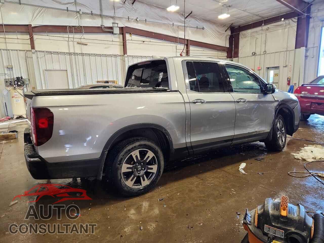HONDA RIDGELINE 2018 - 5FPYK3F72JB017038