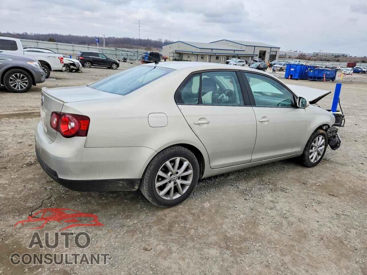 VOLKSWAGEN JETTA 2010 - 3VWRX7AJ1AM128357