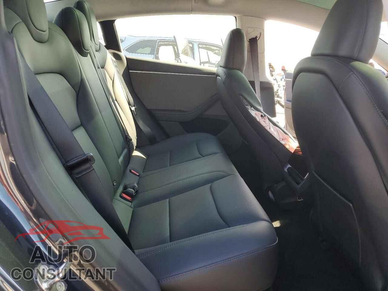TESLA MODEL 3 2024 - 5YJ3E1EA6RF744206