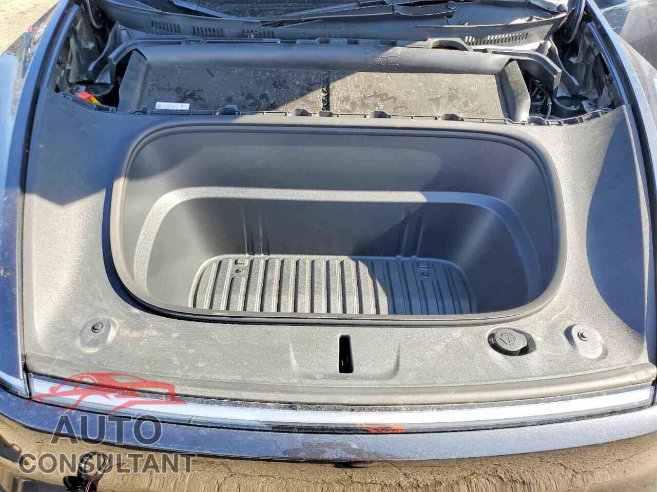 TESLA MODEL Y 2026 - 7SAYGDEE7TF380358
