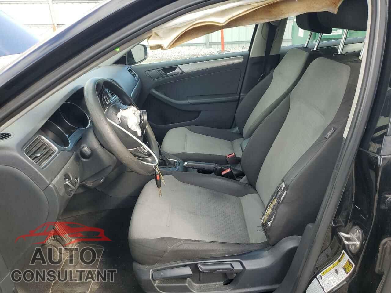 VOLKSWAGEN JETTA 2017 - 3VW2B7AJXHM371479