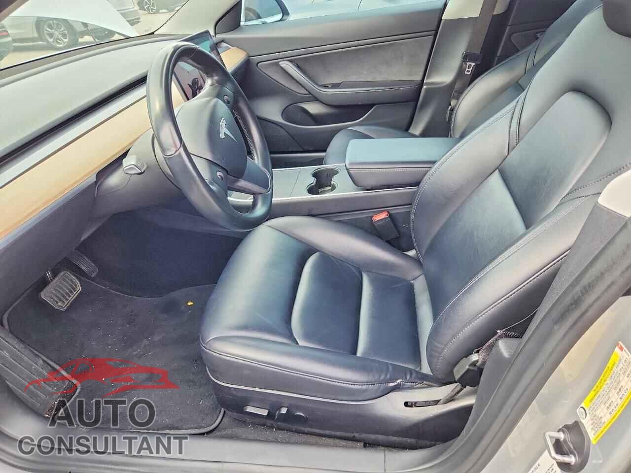 TESLA MODEL 3 2018 - 5YJ3E1EBXJF069375