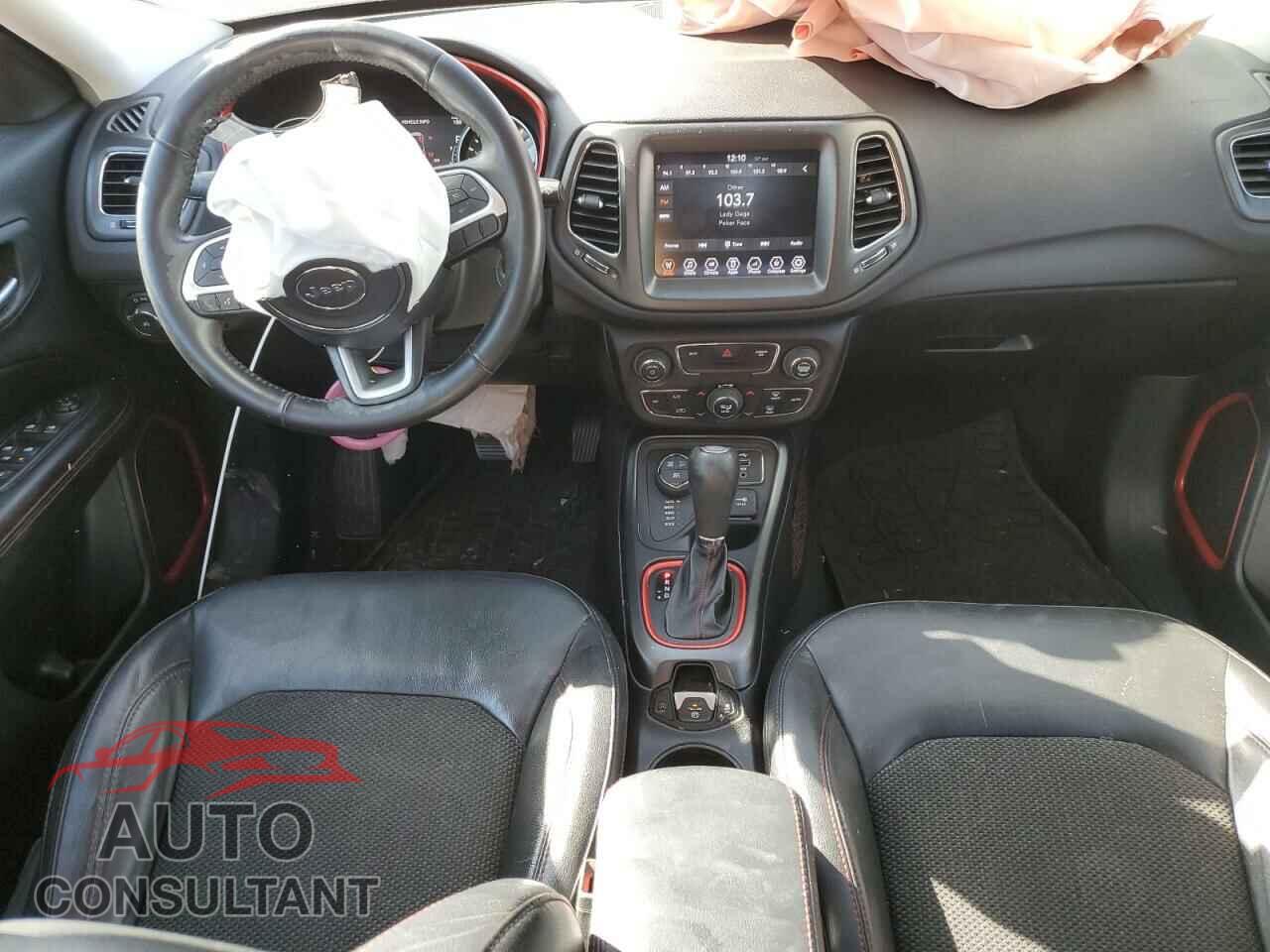 JEEP COMPASS 2018 - 3C4NJDDB7JT451145