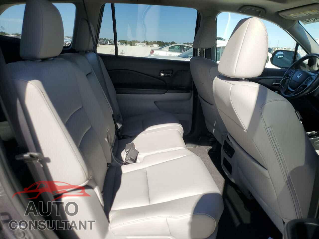 HONDA PILOT 2017 - 5FNYF6H55HB011643