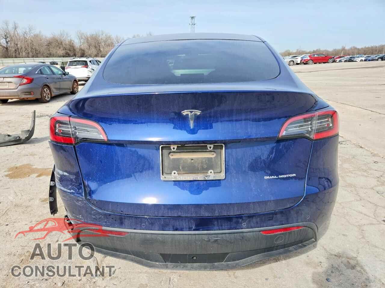 TESLA MODEL Y 2021 - 5YJYGDEEXMF061003