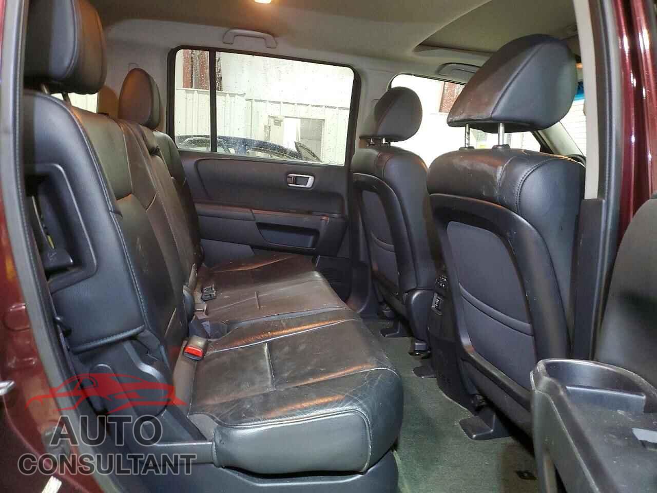 HONDA PILOT 2015 - 5FNYF4H5XFB070141