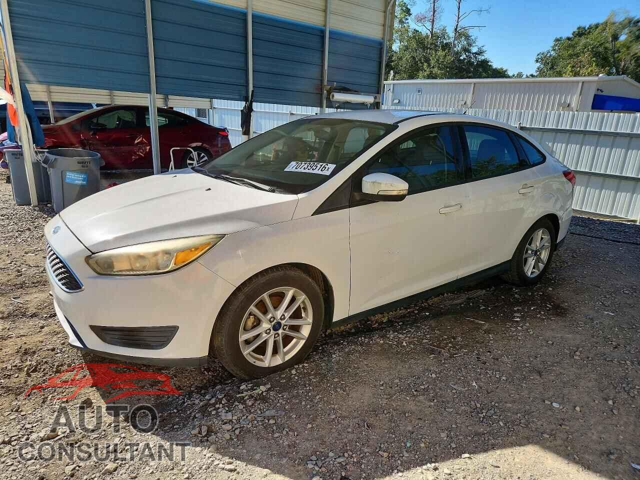 FORD FOCUS 2015 - 1FADP3F29FL329624