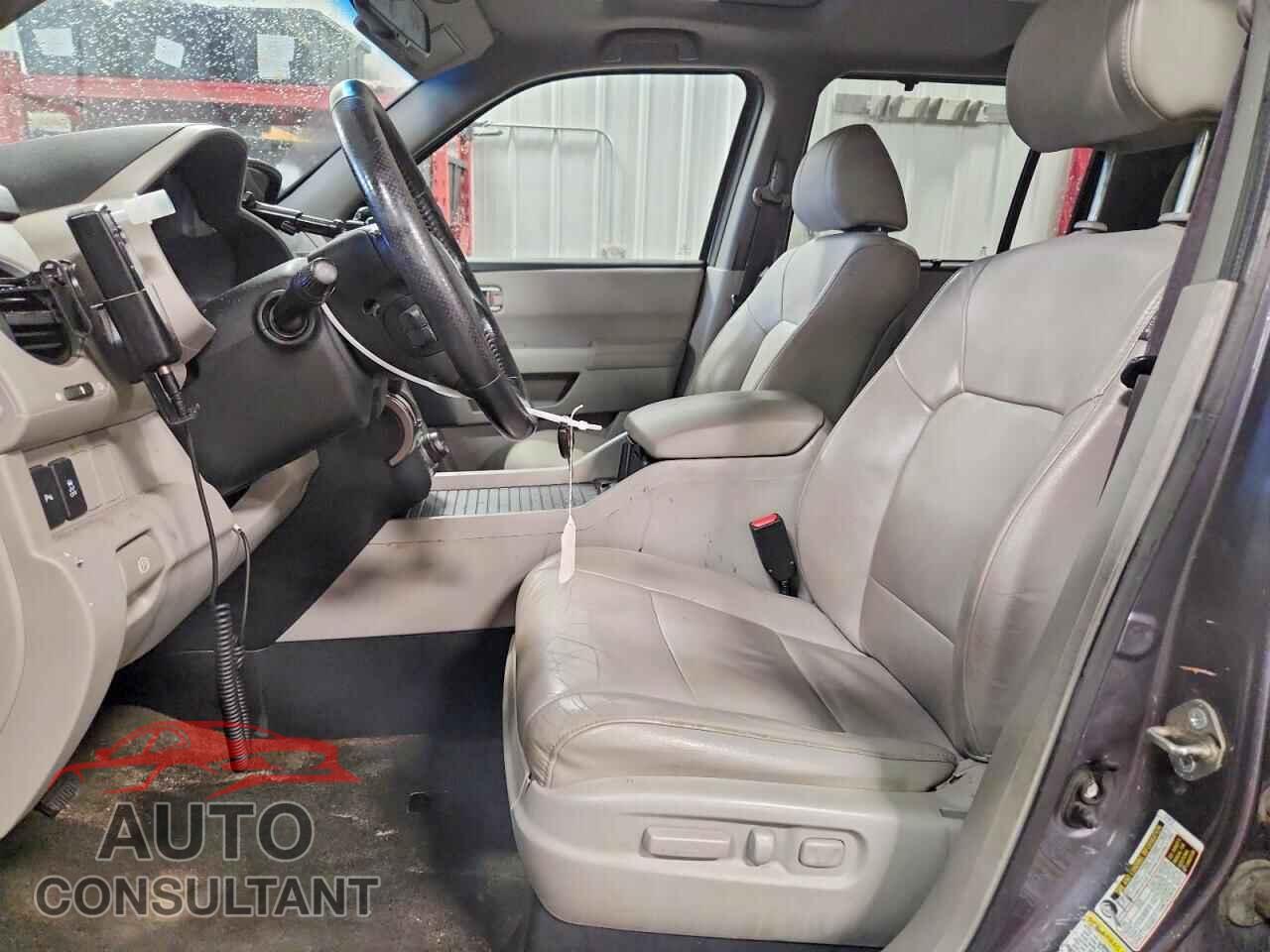 HONDA PILOT 2015 - 5FNYF4H99FB033956